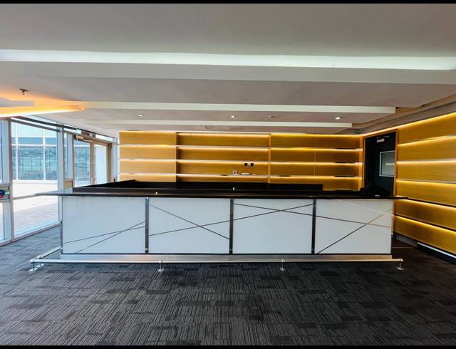2,050M² OFFICE TO LET IN WATERFALL